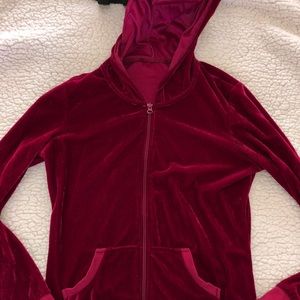 Velvet burgundy sweater 2000’s vibes